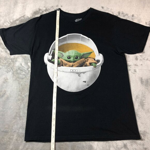 Star Wars The Mandalorian Baby Yoda Grogu T Shirt Men Size Medium Rare - Picture 2 of 6